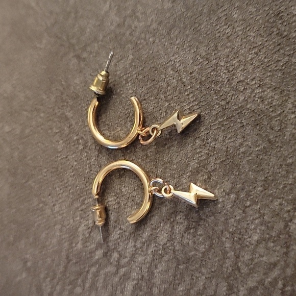 5/$25 Goldtone Lightning Bolt Hoop Post Earrings - Picture 2 of 3